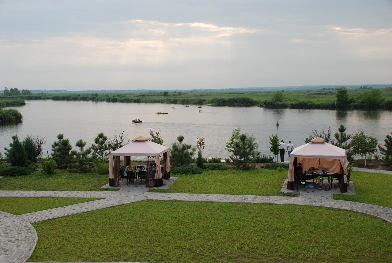Ostrov River Club Novoselovka  ภายนอก รูปภาพ